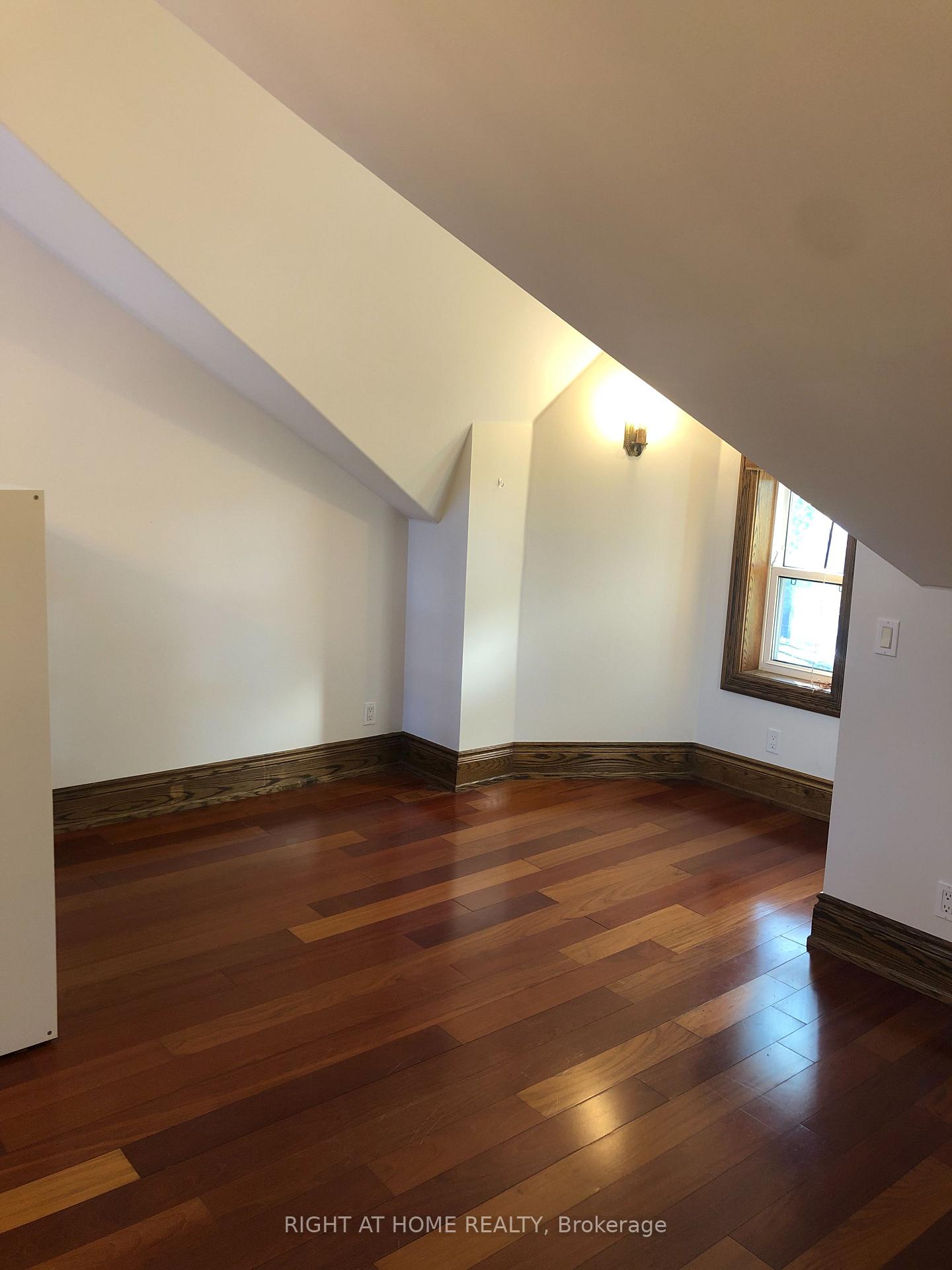 Photo 16 of Unit 4, 2 Afton Avenue, Toronto, Little Portugal — HOMEH