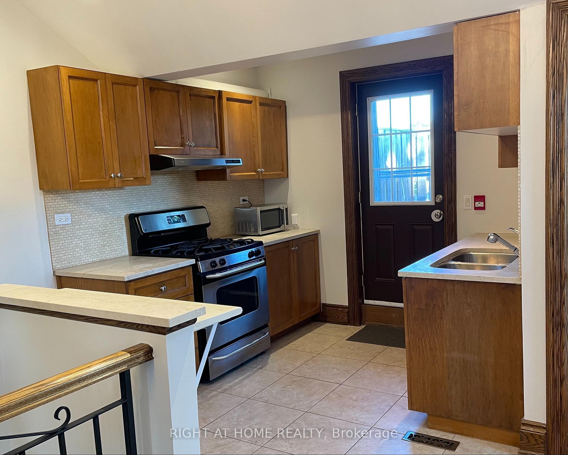 Photo 17 of Unit 4, 2 Afton Avenue, Toronto, Little Portugal — HOMEH
