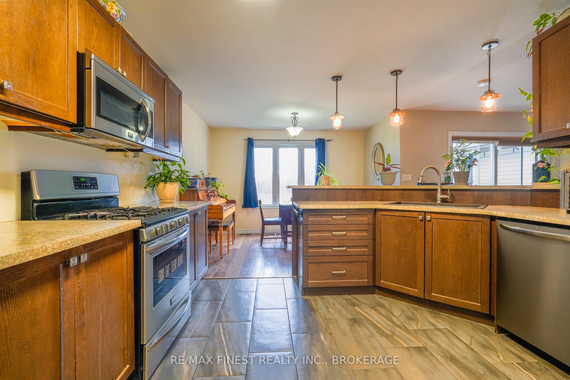 Photo 12 of 23 Creighton Drive, Loyalist, Odessa — HOMEH