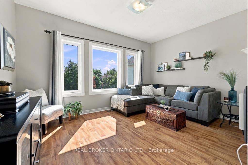 Photo 14 of 29 Slater Court, Hamilton, Waterdown — HOMEH