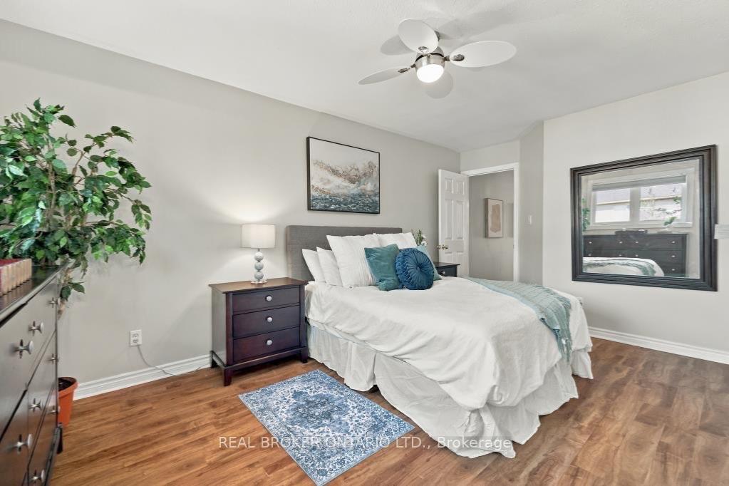 Photo 17 of 29 Slater Court, Hamilton, Waterdown — HOMEH
