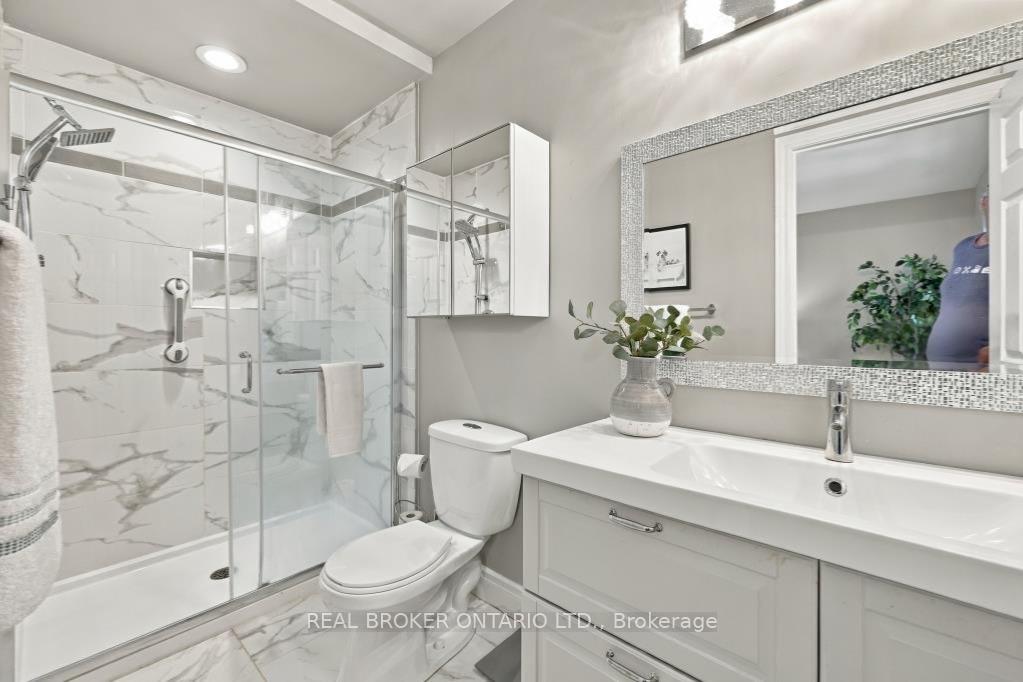 Photo 18 of 29 Slater Court, Hamilton, Waterdown — HOMEH