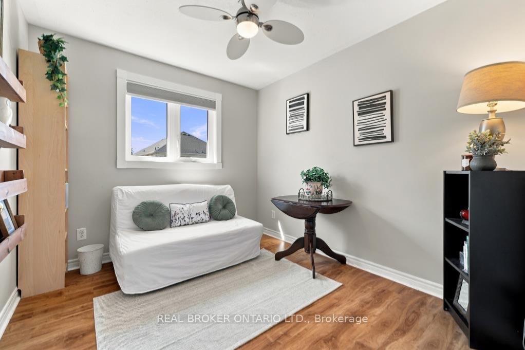 Photo 19 of 29 Slater Court, Hamilton, Waterdown — HOMEH