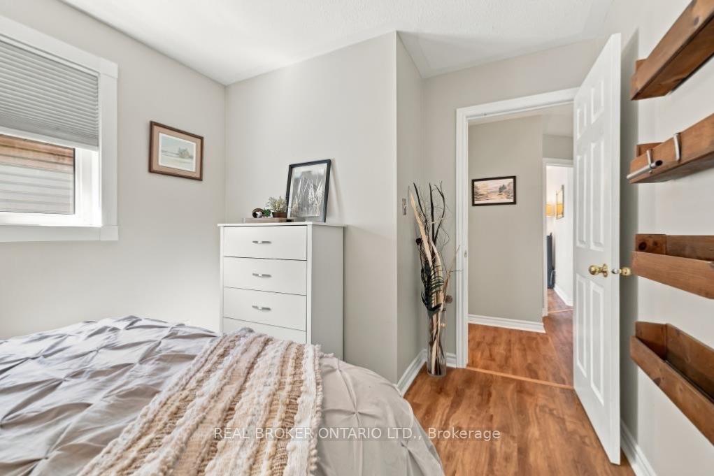 Photo 22 of 29 Slater Court, Hamilton, Waterdown — HOMEH