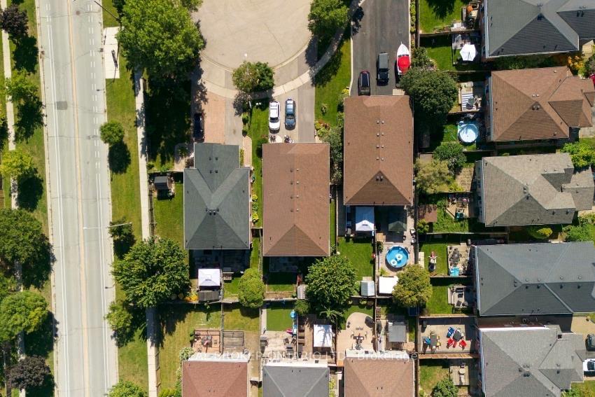 Photo 26 of 29 Slater Court, Hamilton, Waterdown — HOMEH