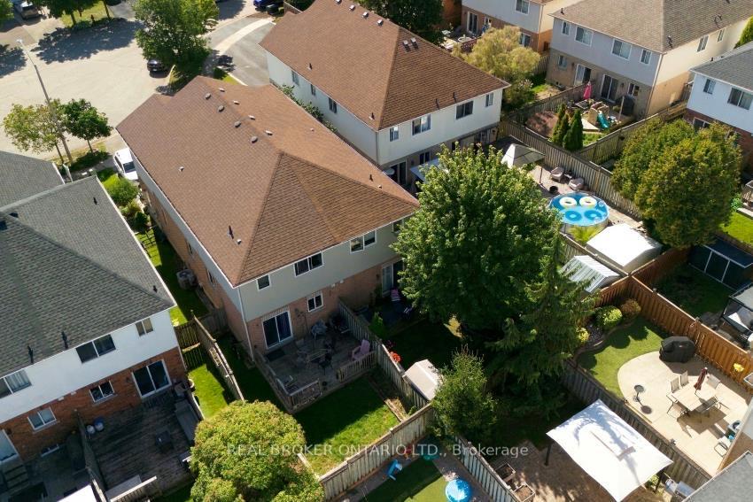 Photo 27 of 29 Slater Court, Hamilton, Waterdown — HOMEH
