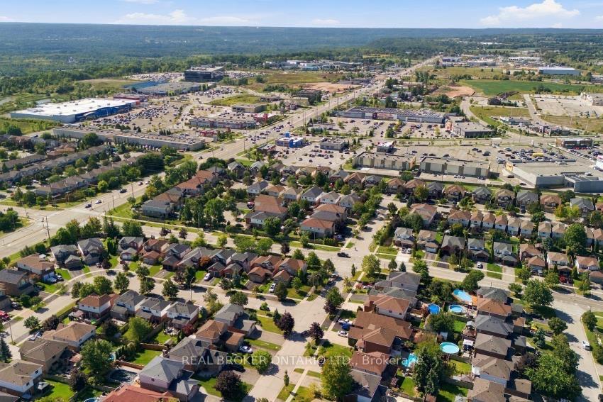 Photo 28 of 29 Slater Court, Hamilton, Waterdown — HOMEH