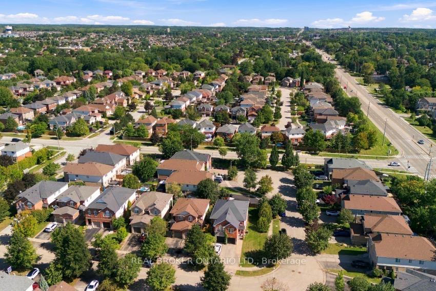 Photo 34 of 29 Slater Court, Hamilton, Waterdown — HOMEH