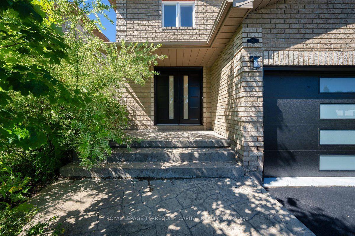 Photo 2 of 4 Cassandra Drive, Barrie, East Bayfield — HOMEH