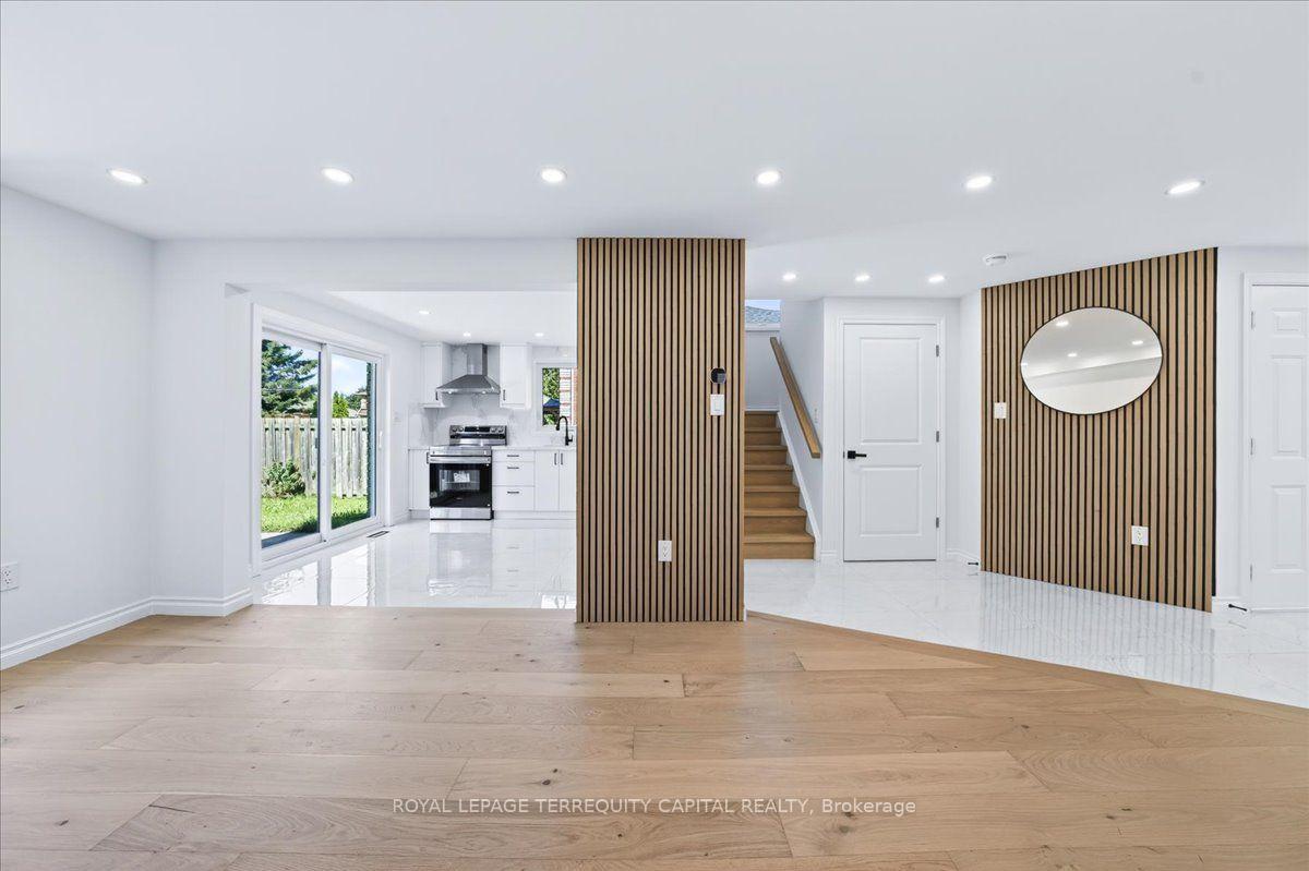 Photo 10 of 4 Cassandra Drive, Barrie, East Bayfield — HOMEH