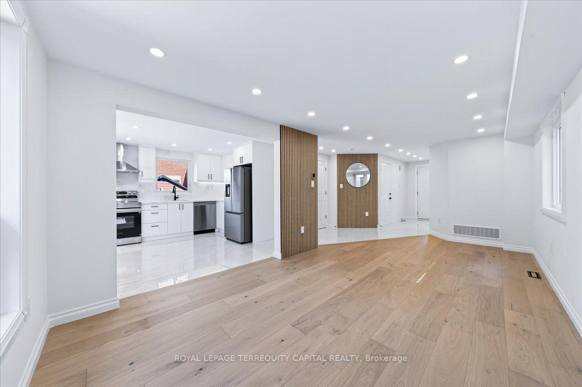 Photo 11 of 4 Cassandra Drive, Barrie, East Bayfield — HOMEH