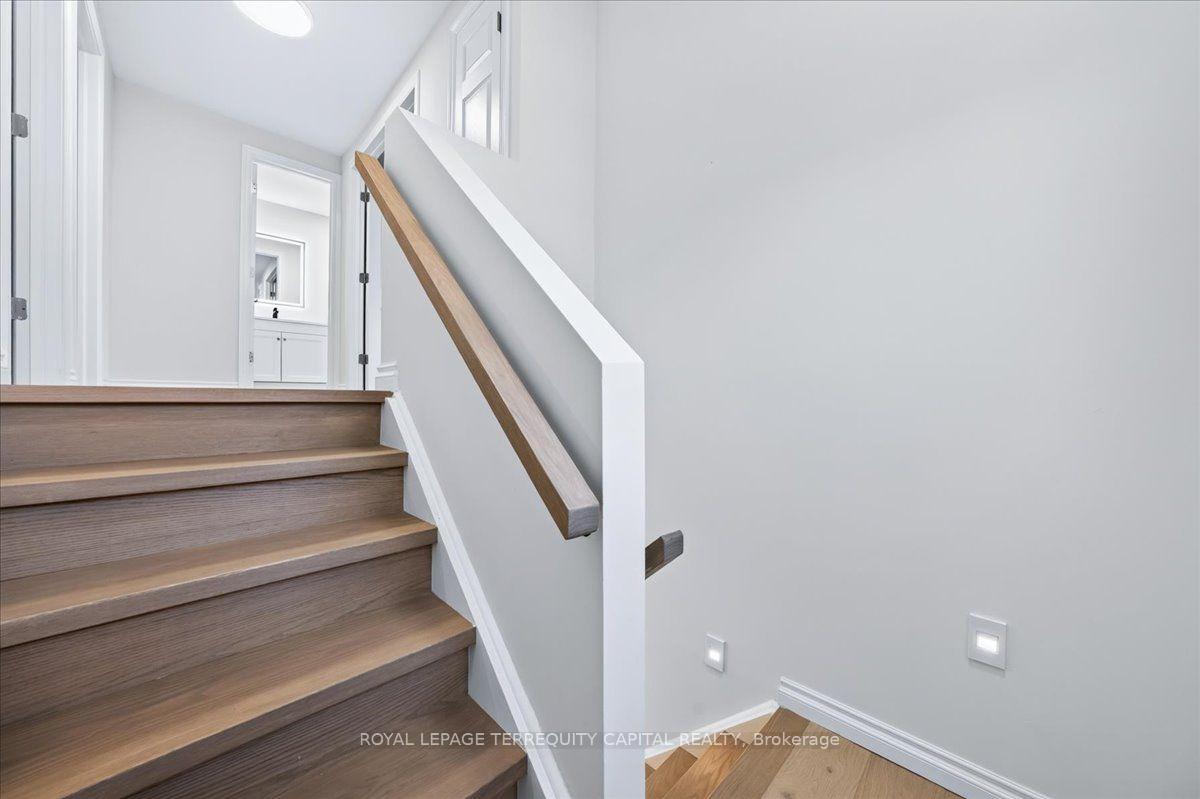 Photo 16 of 4 Cassandra Drive, Barrie, East Bayfield — HOMEH