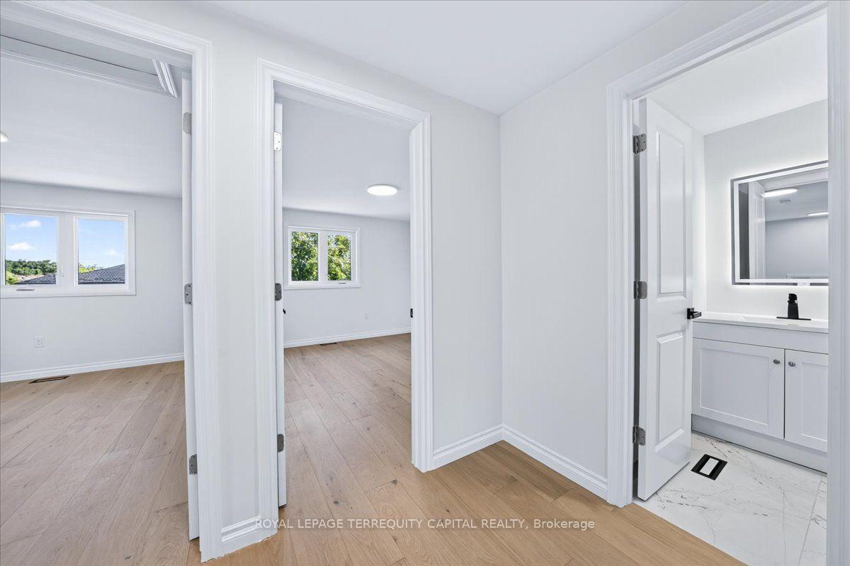 Photo 21 of 4 Cassandra Drive, Barrie, East Bayfield — HOMEH