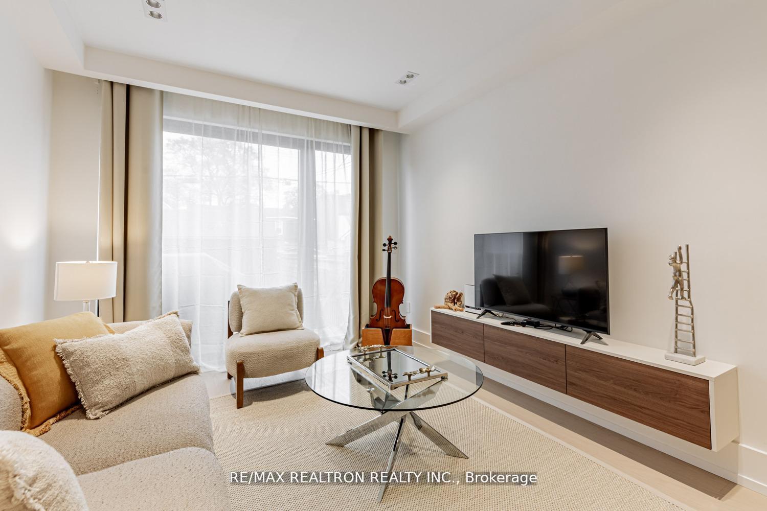 Photo 13 of 673 Crawford Street, Toronto, Palmerston-Little Italy — HOMEH