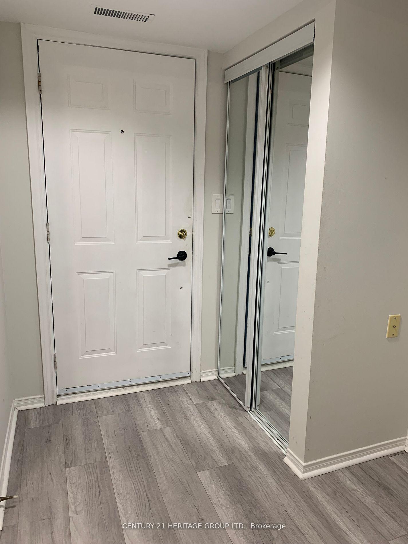 Photo 5 of Unit 419, 75 Weldrick Road E, Richmond Hill, Observatory — HOMEH