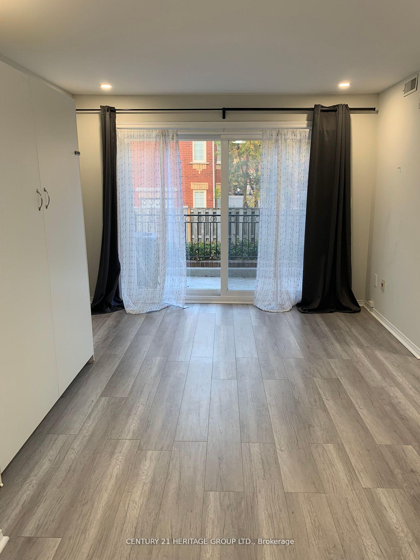 Photo 7 of Unit 419, 75 Weldrick Road E, Richmond Hill, Observatory — HOMEH