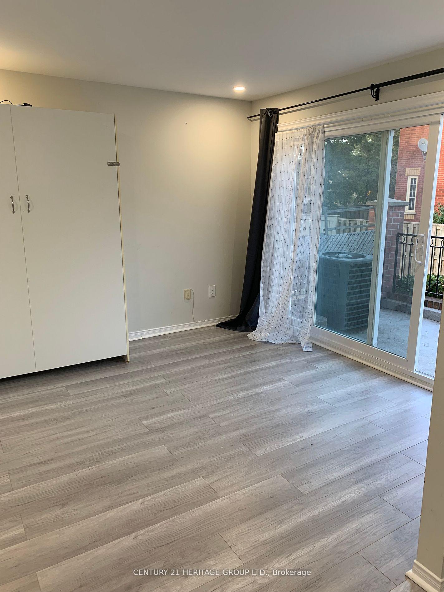 Photo 11 of Unit 419, 75 Weldrick Road E, Richmond Hill, Observatory — HOMEH