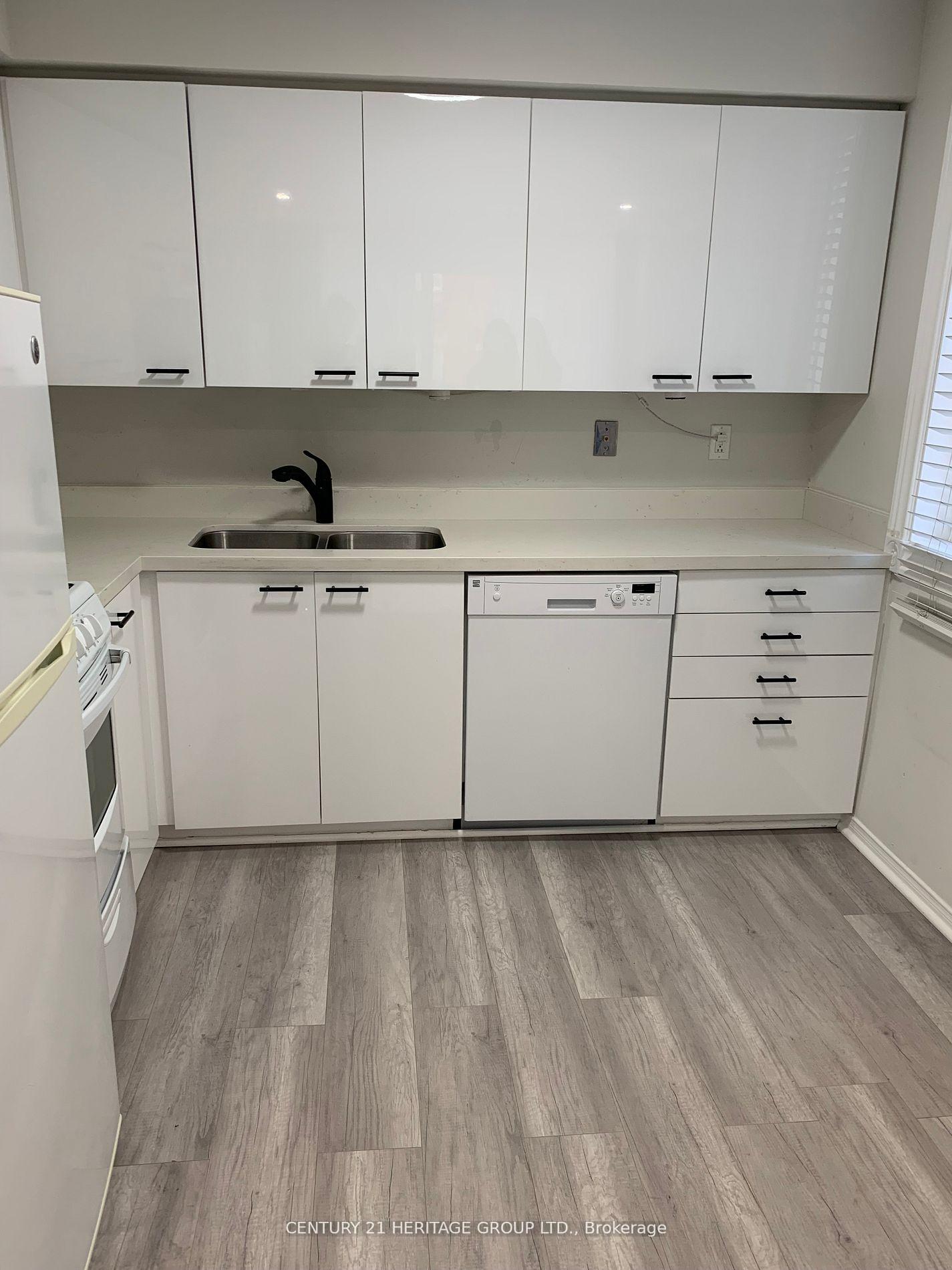 Photo 13 of Unit 419, 75 Weldrick Road E, Richmond Hill, Observatory — HOMEH