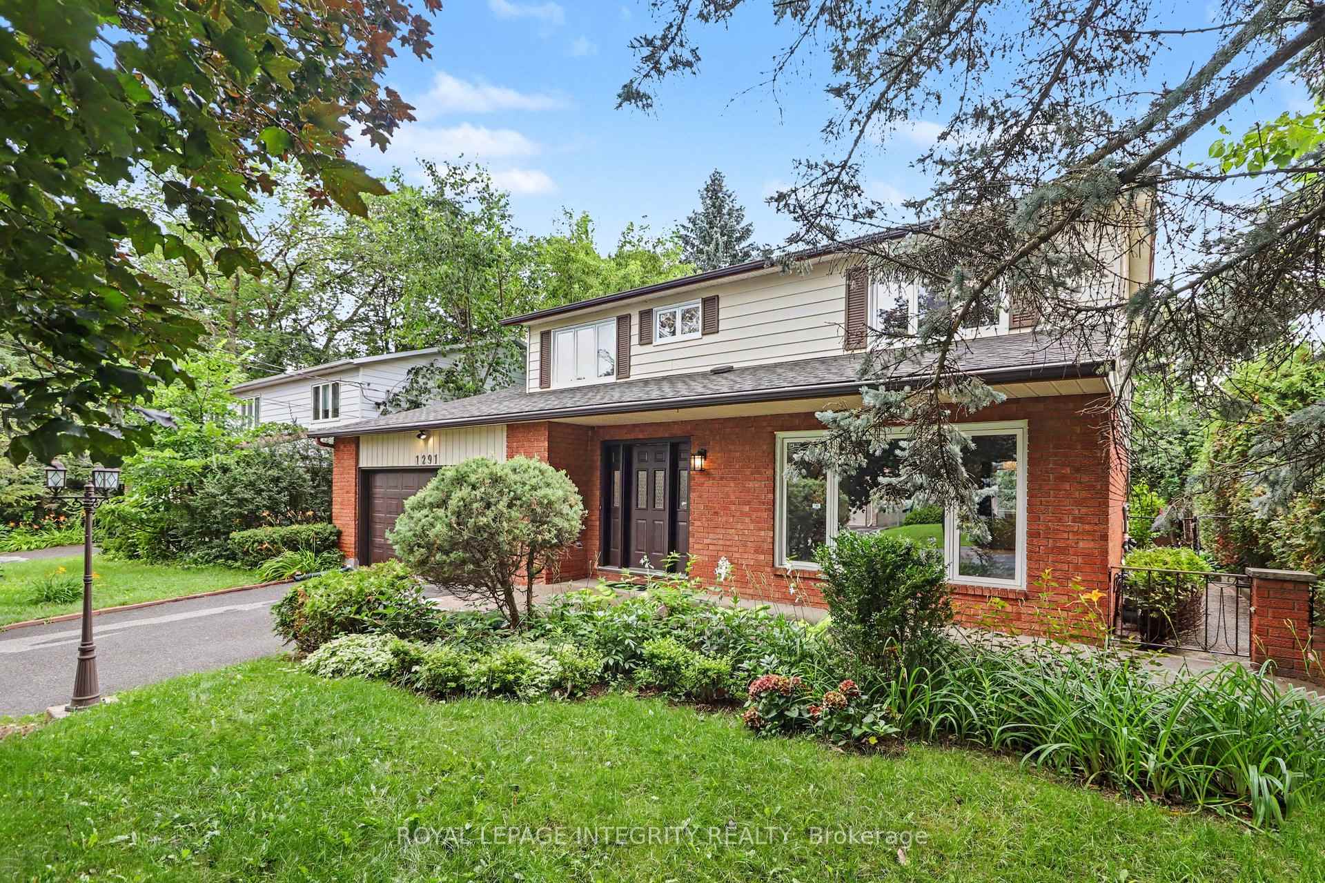 Photo 2 of 1291 Lampman Crescent, Ottawa, Hogs Back — HOMEH