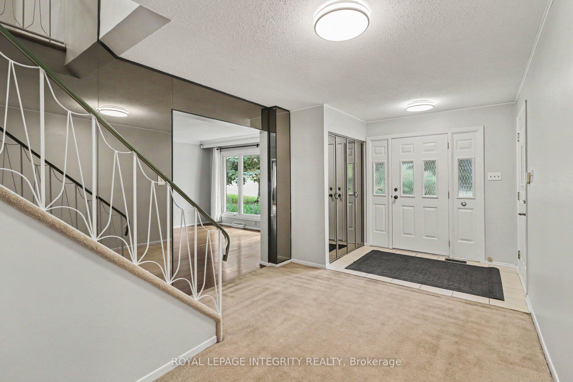 Photo 3 of 1291 Lampman Crescent, Ottawa, Hogs Back — HOMEH