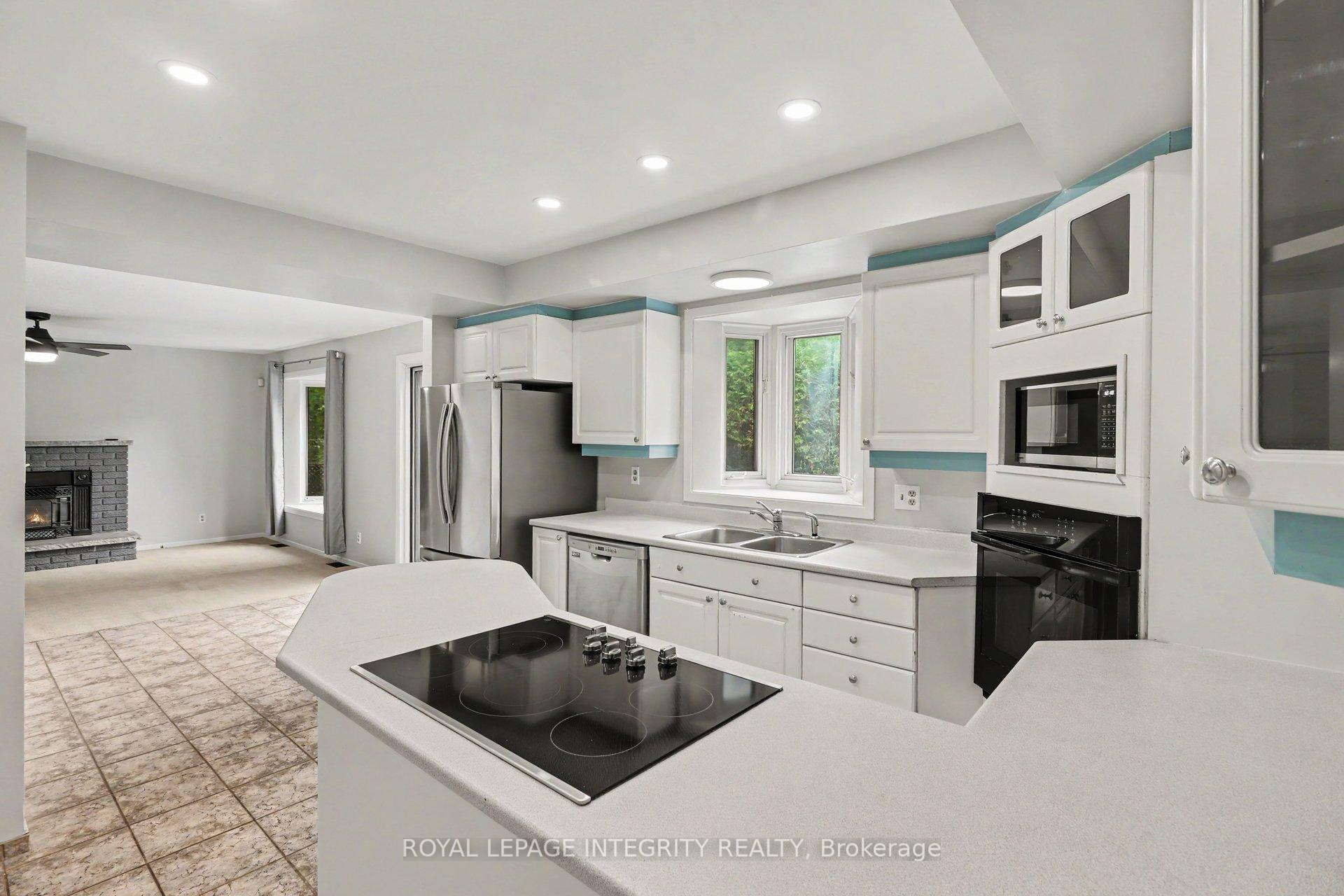 Photo 8 of 1291 Lampman Crescent, Ottawa, Hogs Back — HOMEH