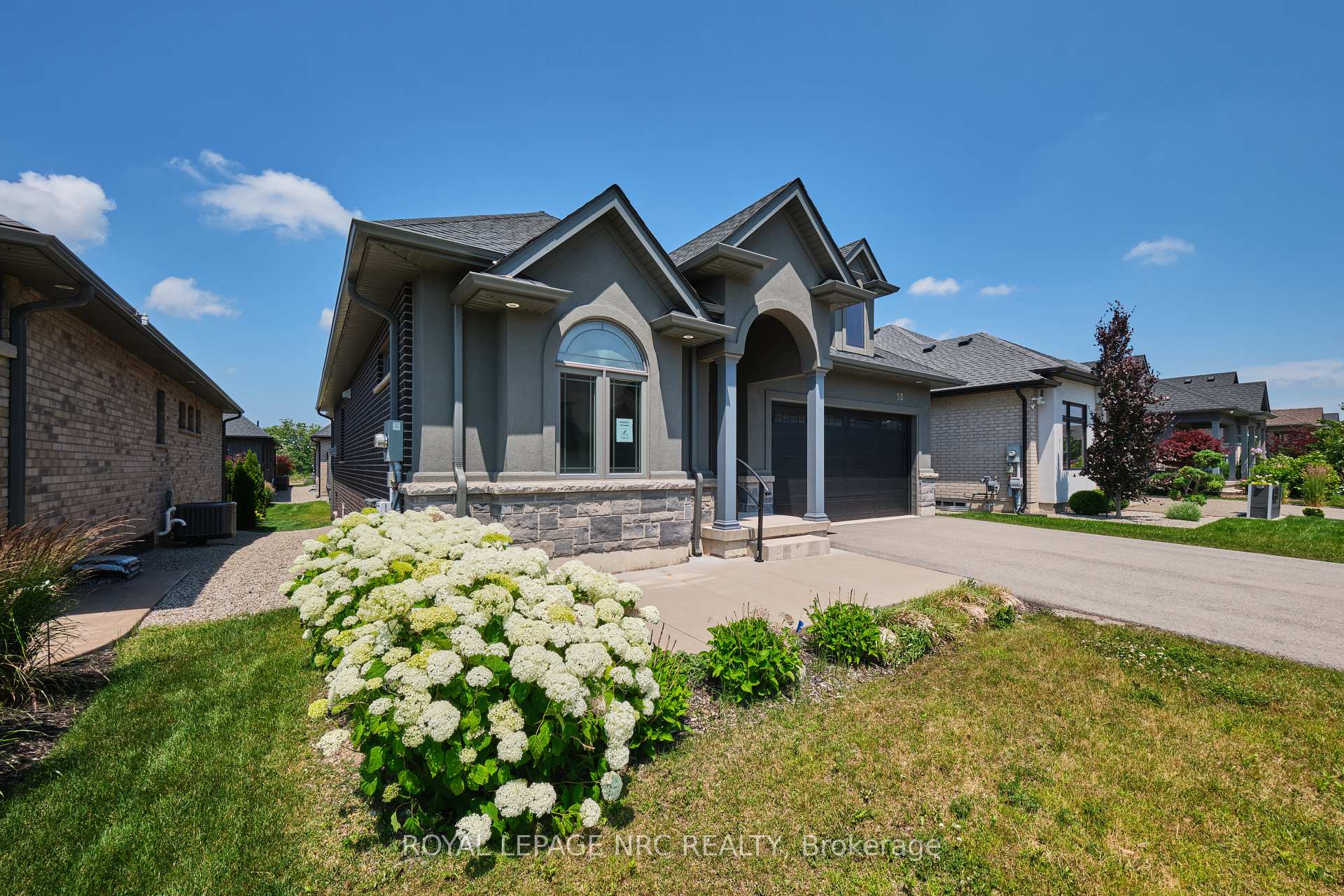 Photo 6 of 53 Carrick Trail, Welland, Hwy 406/Welland — HOMEH