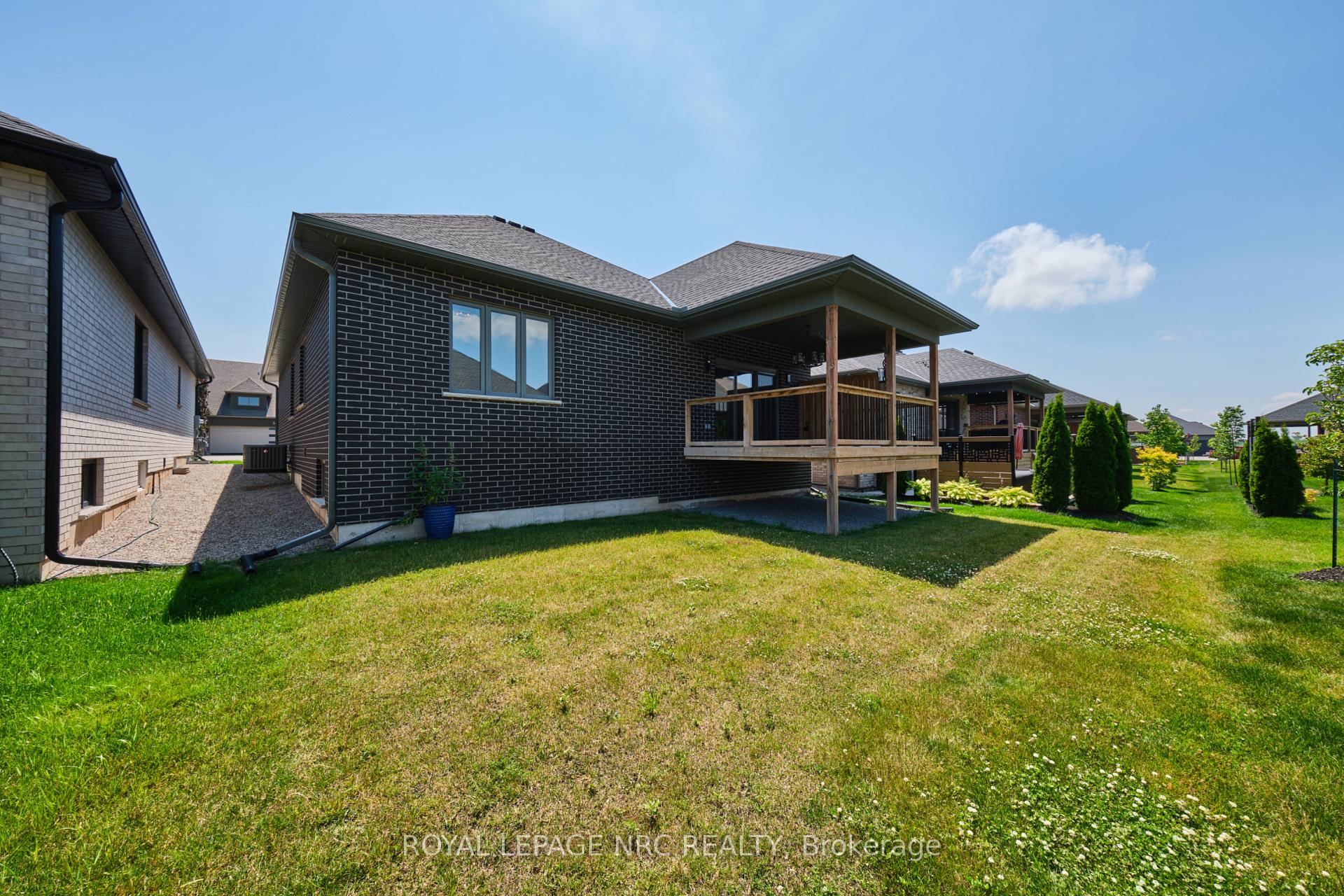 Photo 7 of 53 Carrick Trail, Welland, Hwy 406/Welland — HOMEH