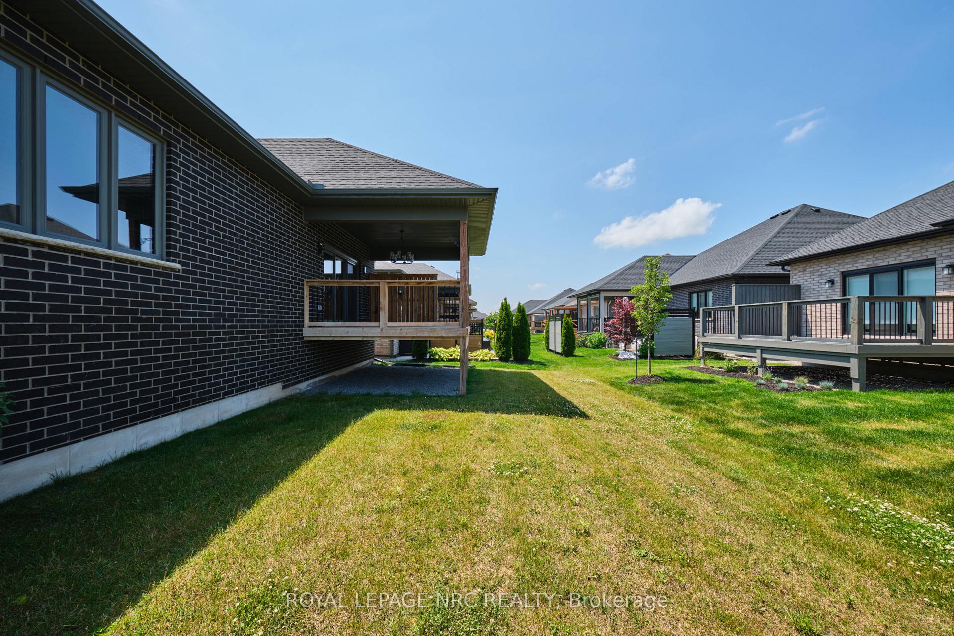 Photo 8 of 53 Carrick Trail, Welland, Hwy 406/Welland — HOMEH
