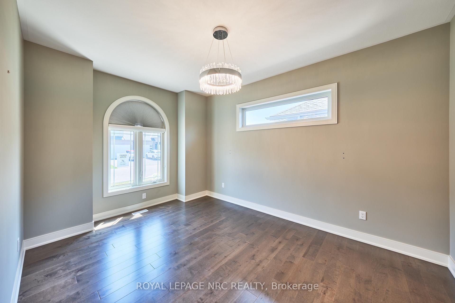 Photo 12 of 53 Carrick Trail, Welland, Hwy 406/Welland — HOMEH