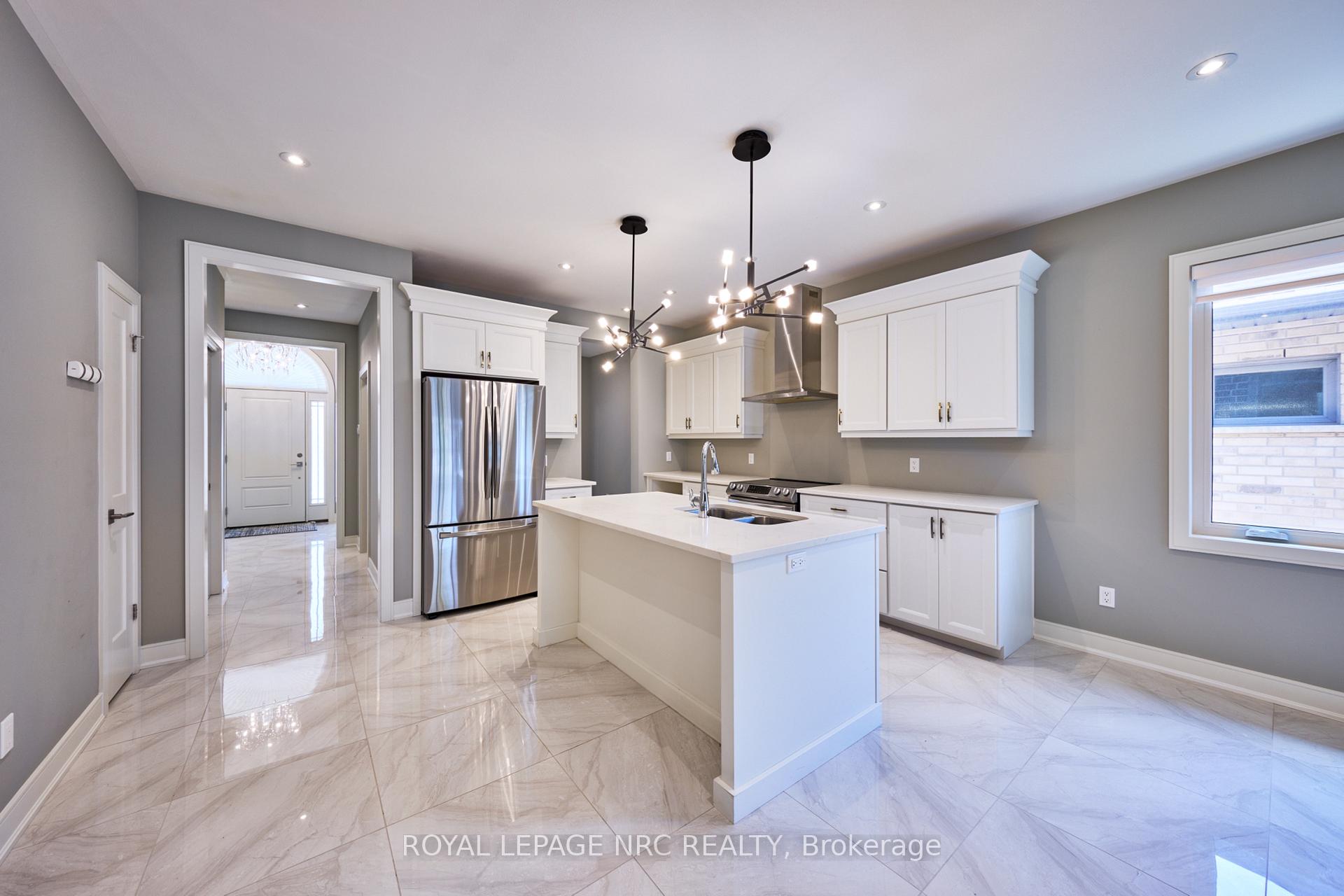 Photo 16 of 53 Carrick Trail, Welland, Hwy 406/Welland — HOMEH