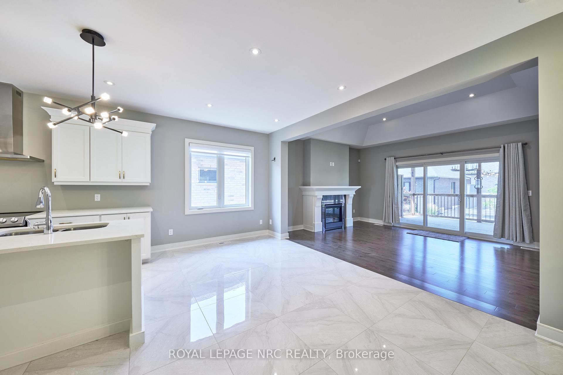 Photo 21 of 53 Carrick Trail, Welland, Hwy 406/Welland — HOMEH