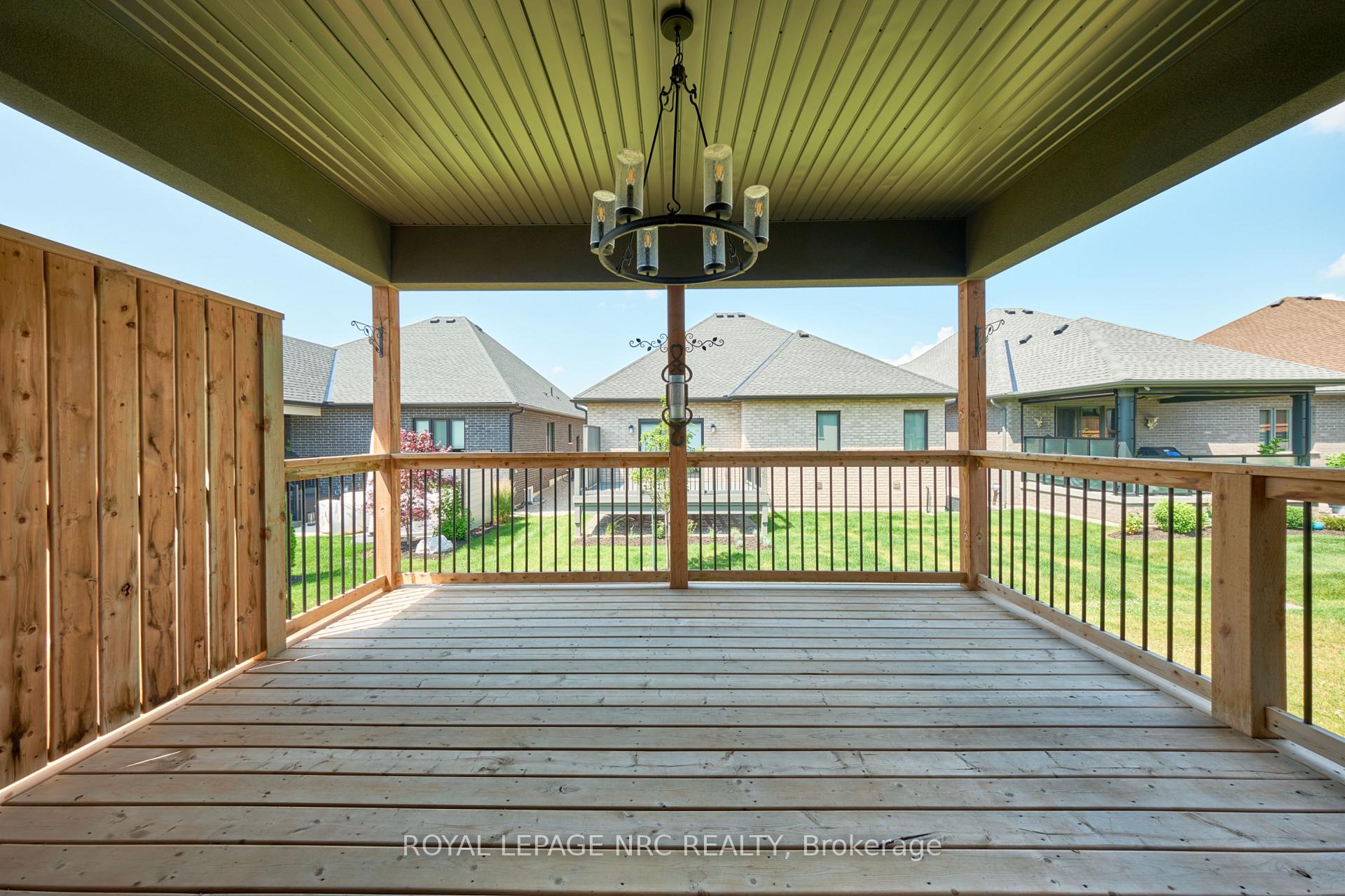 Photo 23 of 53 Carrick Trail, Welland, Hwy 406/Welland — HOMEH