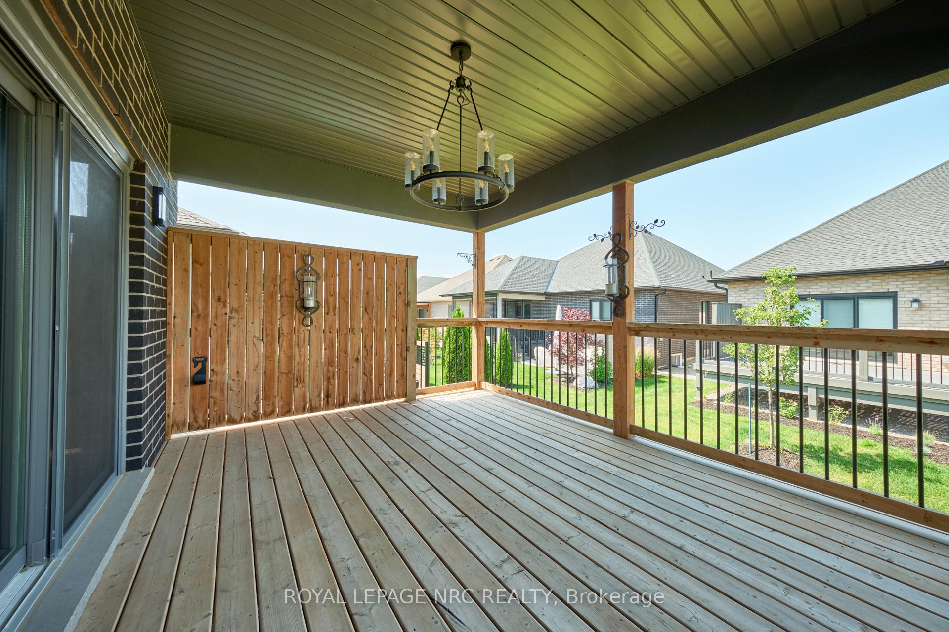 Photo 25 of 53 Carrick Trail, Welland, Hwy 406/Welland — HOMEH