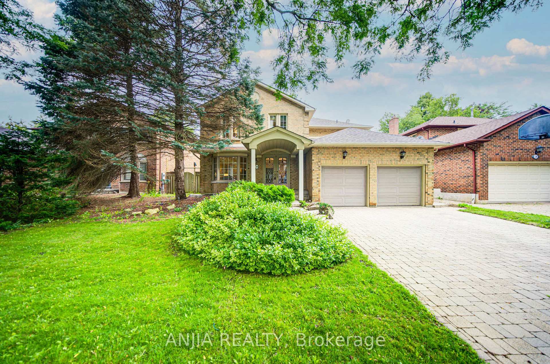 Photo 2 of 140 Reeve Drive, Markham, Markham Village — HOMEH