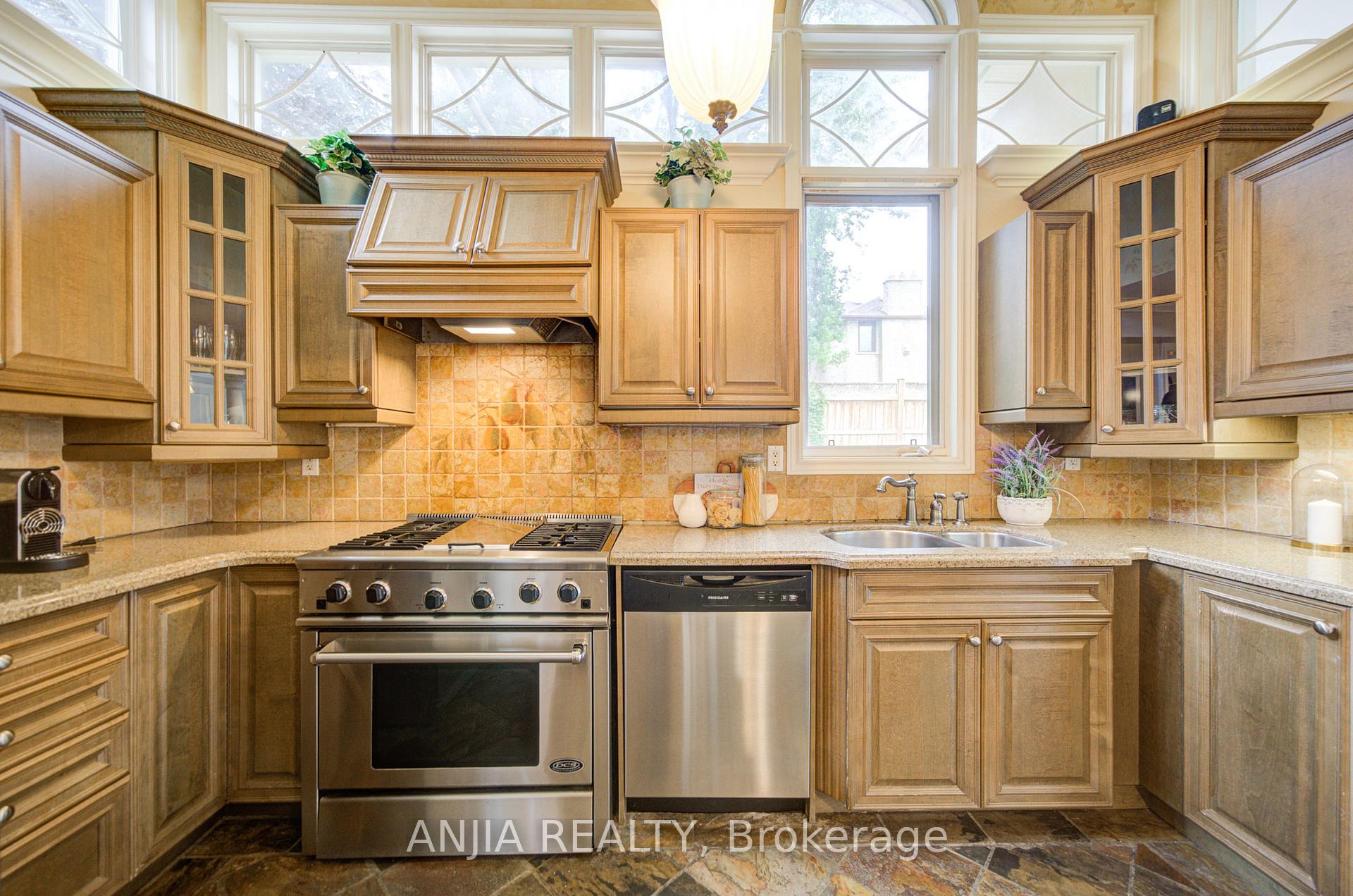 Photo 19 of 140 Reeve Drive, Markham, Markham Village — HOMEH