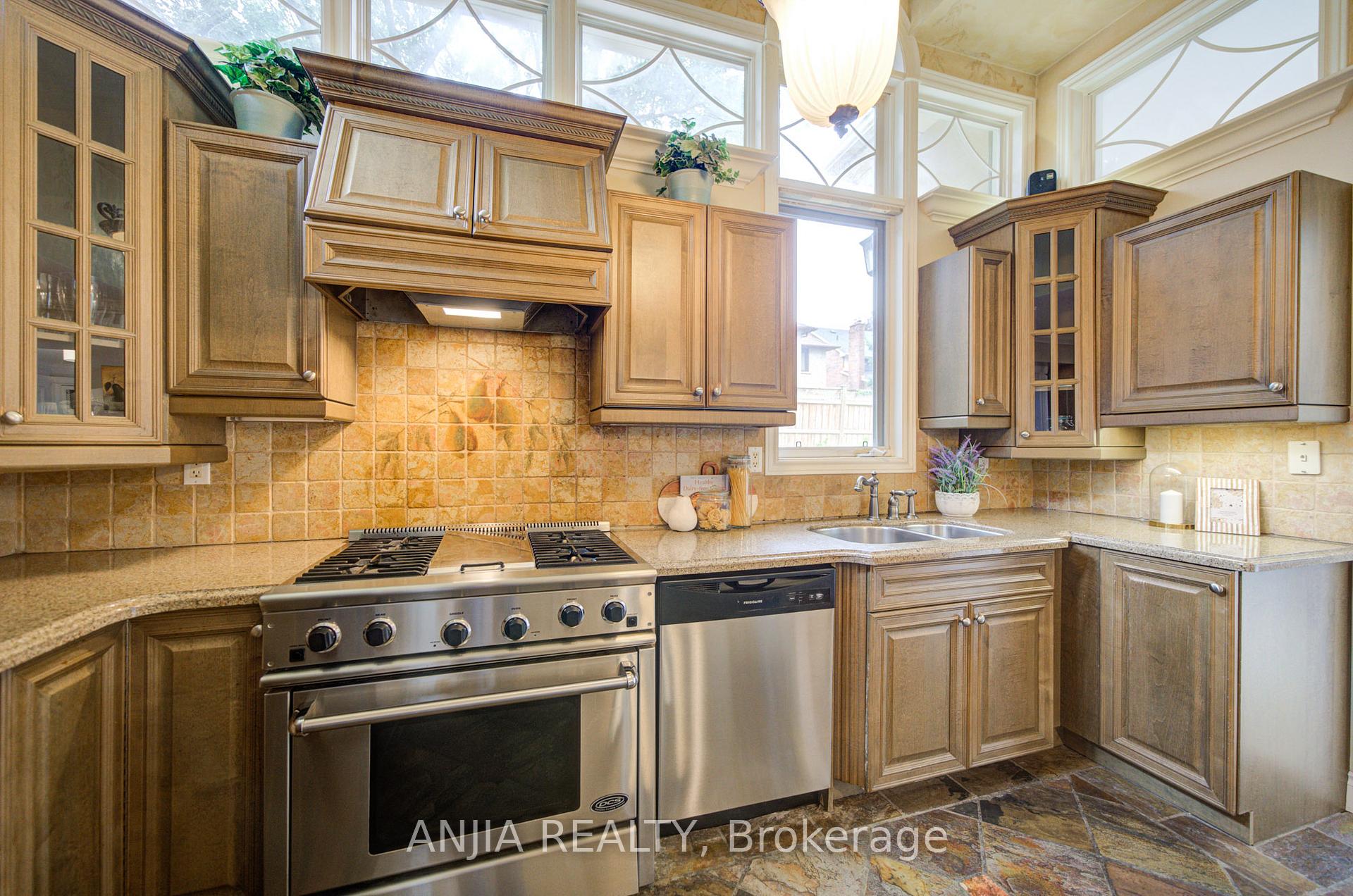 Photo 20 of 140 Reeve Drive, Markham, Markham Village — HOMEH