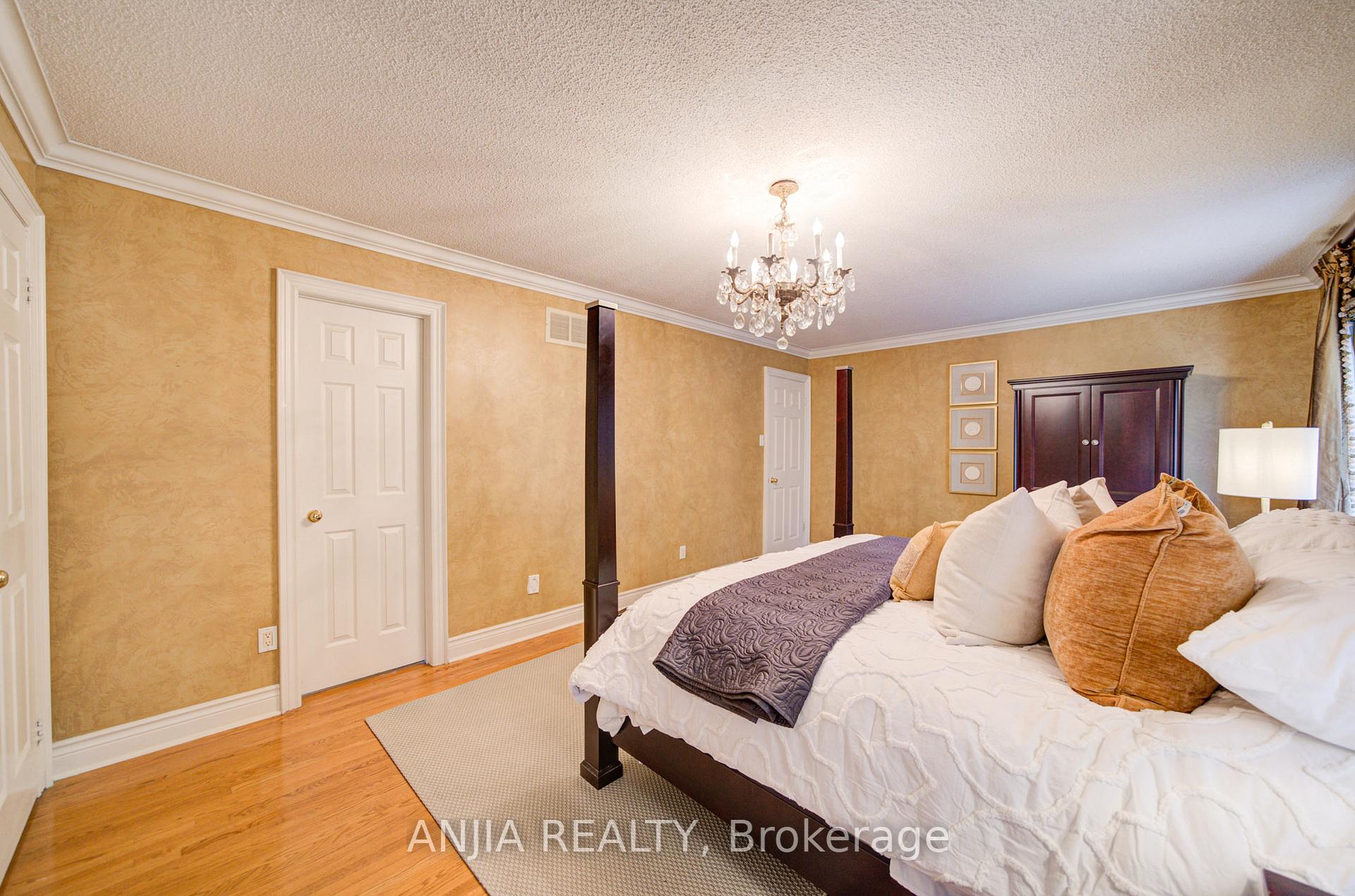 Photo 32 of 140 Reeve Drive, Markham, Markham Village — HOMEH