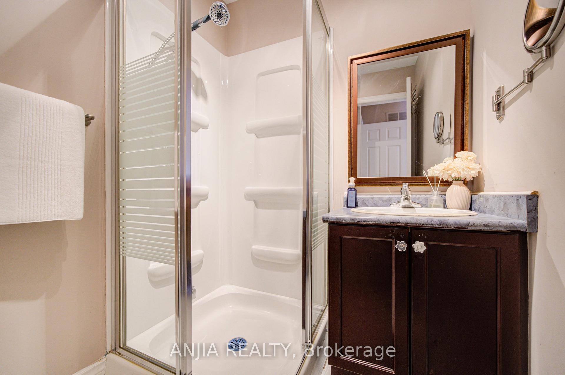 Photo 44 of 140 Reeve Drive, Markham, Markham Village — HOMEH