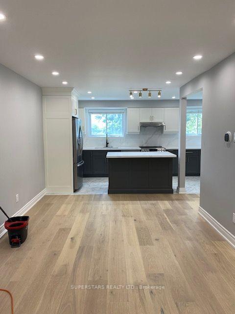 Photo 4 of Unit Main, 34 Sexton Crescent, North York, Hillcrest Village — HOMEH