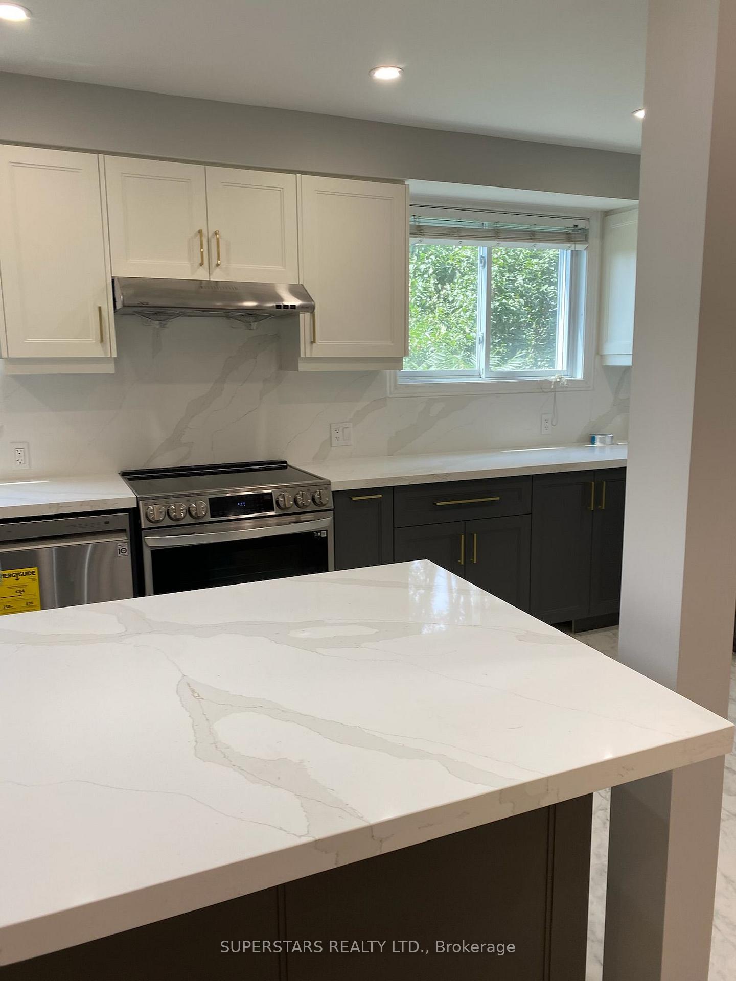 Photo 6 of Unit Main, 34 Sexton Crescent, North York, Hillcrest Village — HOMEH