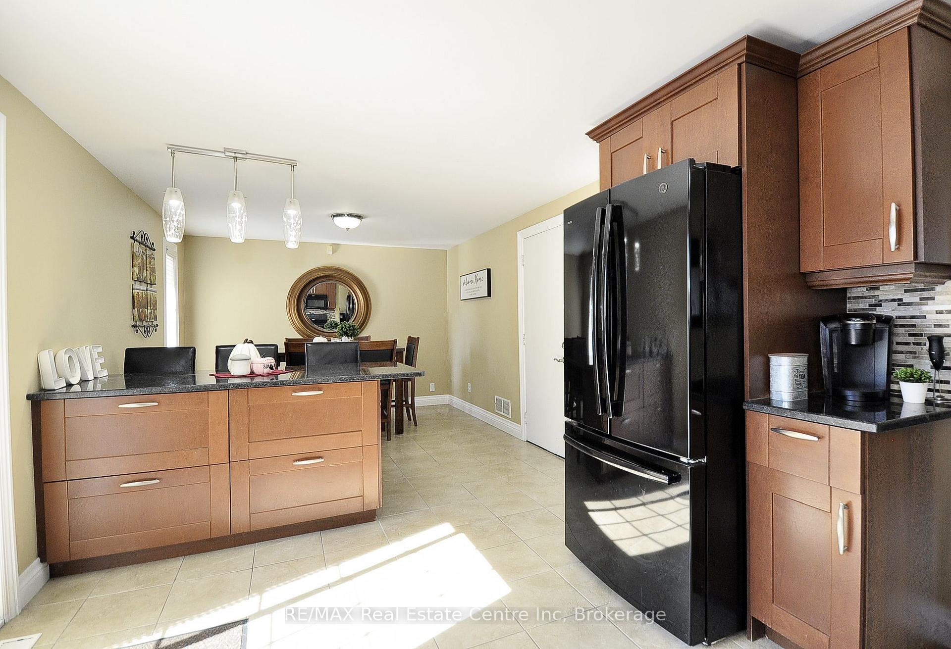 Photo 7 of 37 Woodcroft Place, Cambridge, Christopher-Champlain — HOMEH