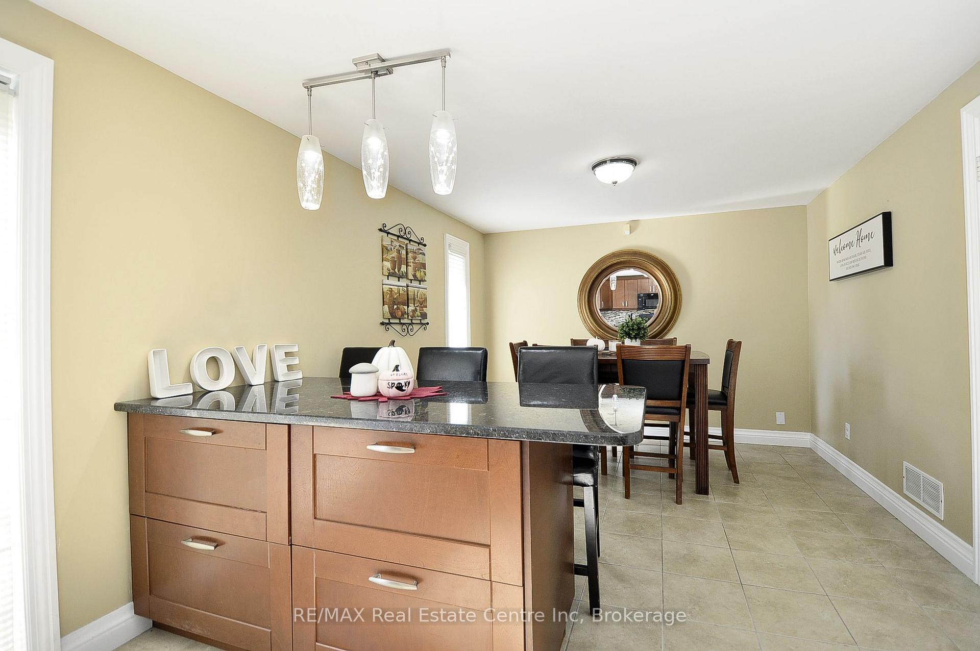 Photo 9 of 37 Woodcroft Place, Cambridge, Christopher-Champlain — HOMEH