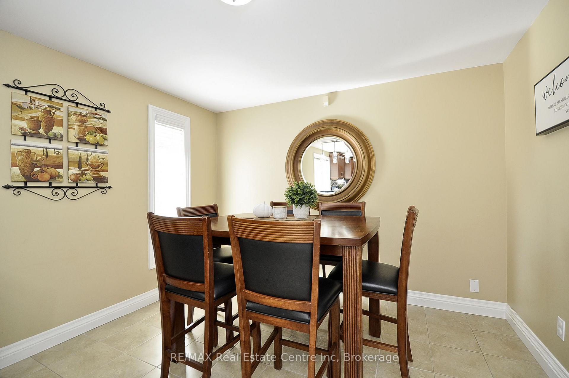 Photo 11 of 37 Woodcroft Place, Cambridge, Christopher-Champlain — HOMEH