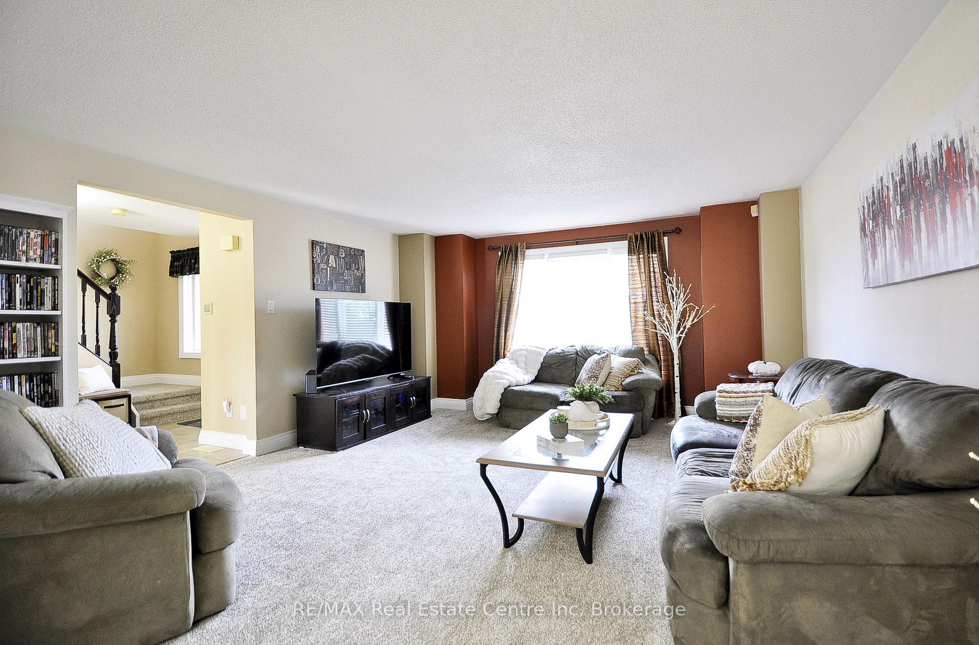 Photo 13 of 37 Woodcroft Place, Cambridge, Christopher-Champlain — HOMEH