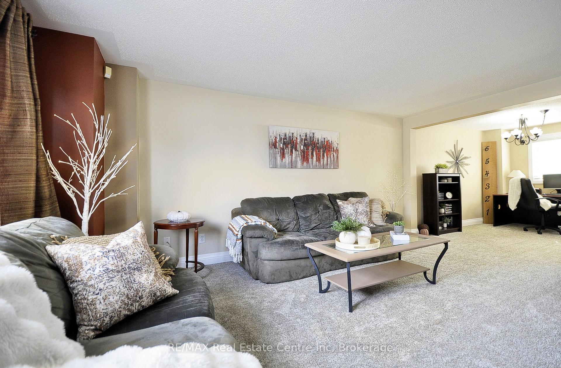 Photo 16 of 37 Woodcroft Place, Cambridge, Christopher-Champlain — HOMEH