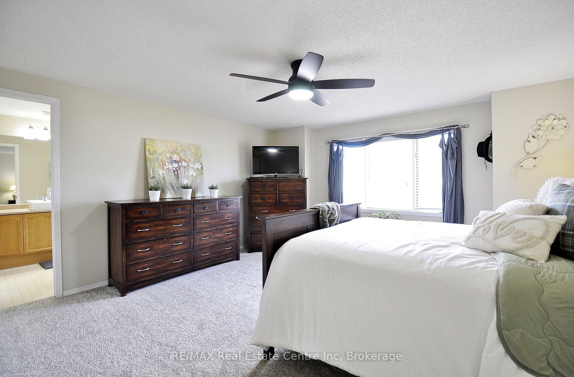 Photo 24 of 37 Woodcroft Place, Cambridge, Christopher-Champlain — HOMEH