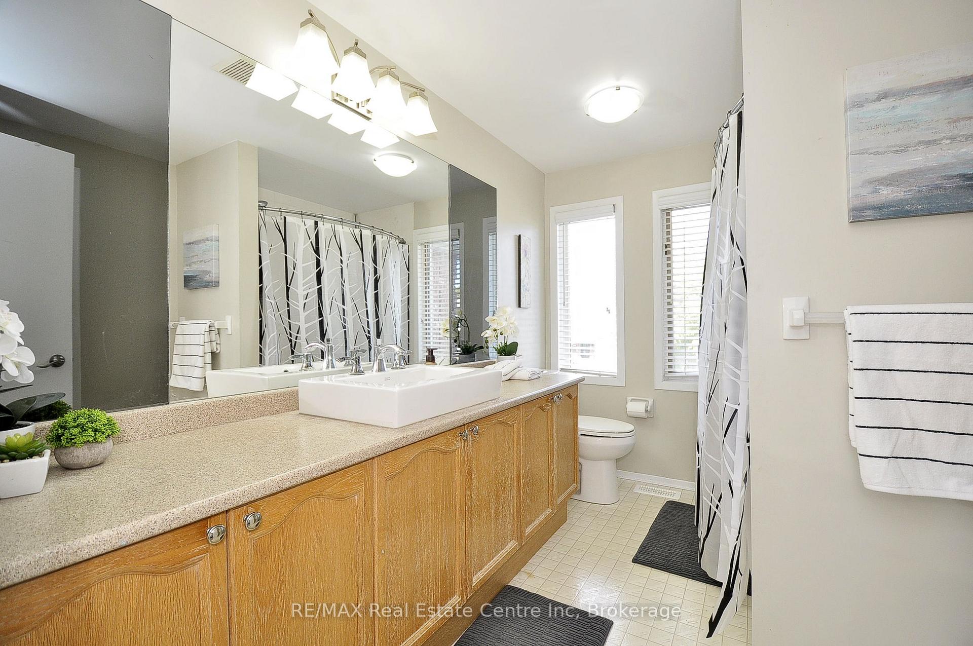 Photo 25 of 37 Woodcroft Place, Cambridge, Christopher-Champlain — HOMEH