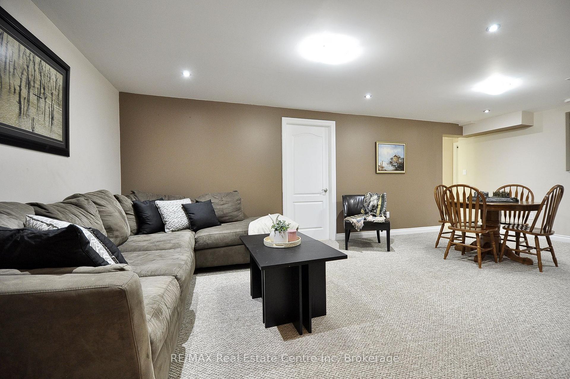 Photo 28 of 37 Woodcroft Place, Cambridge, Christopher-Champlain — HOMEH