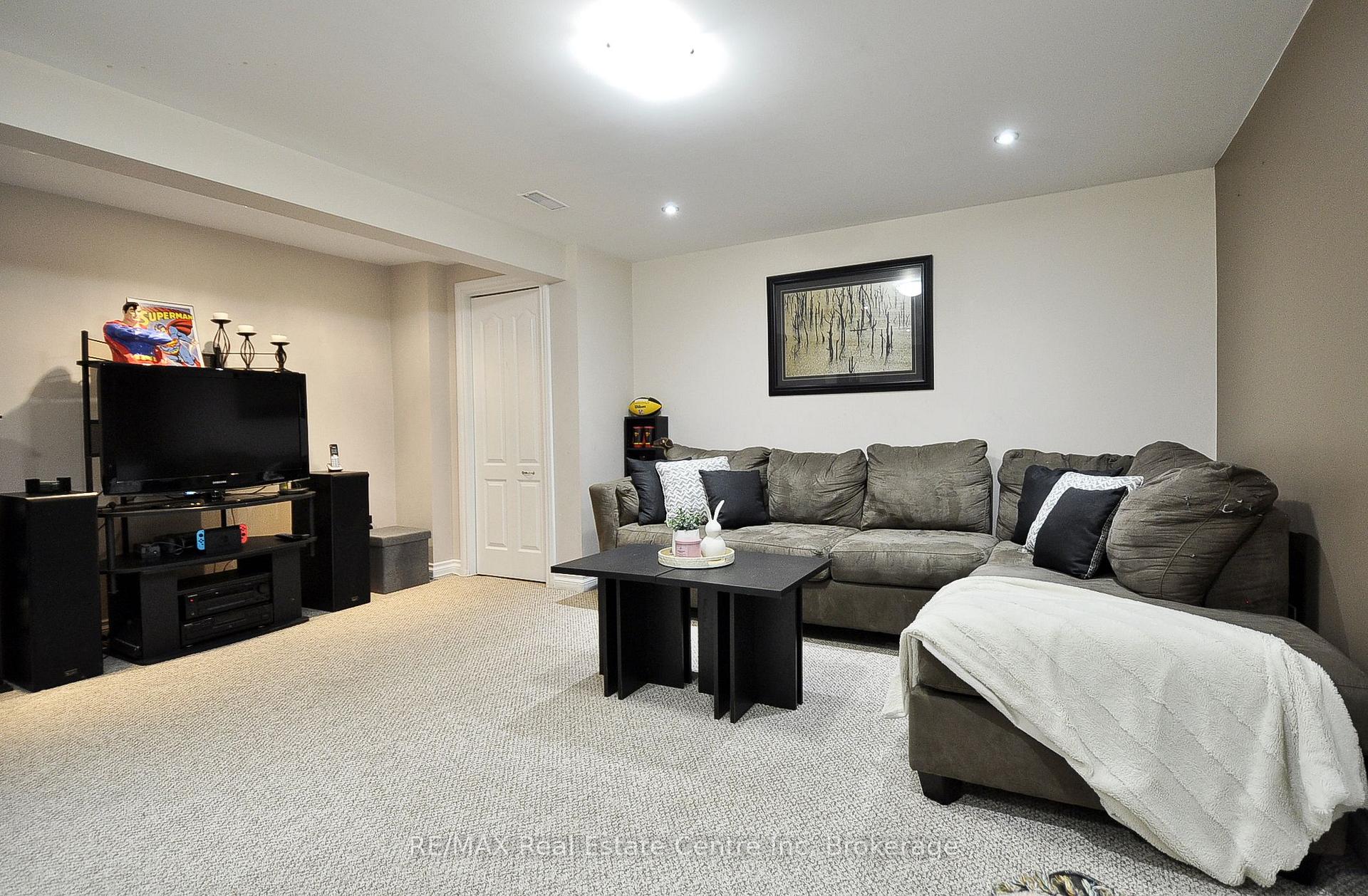 Photo 29 of 37 Woodcroft Place, Cambridge, Christopher-Champlain — HOMEH