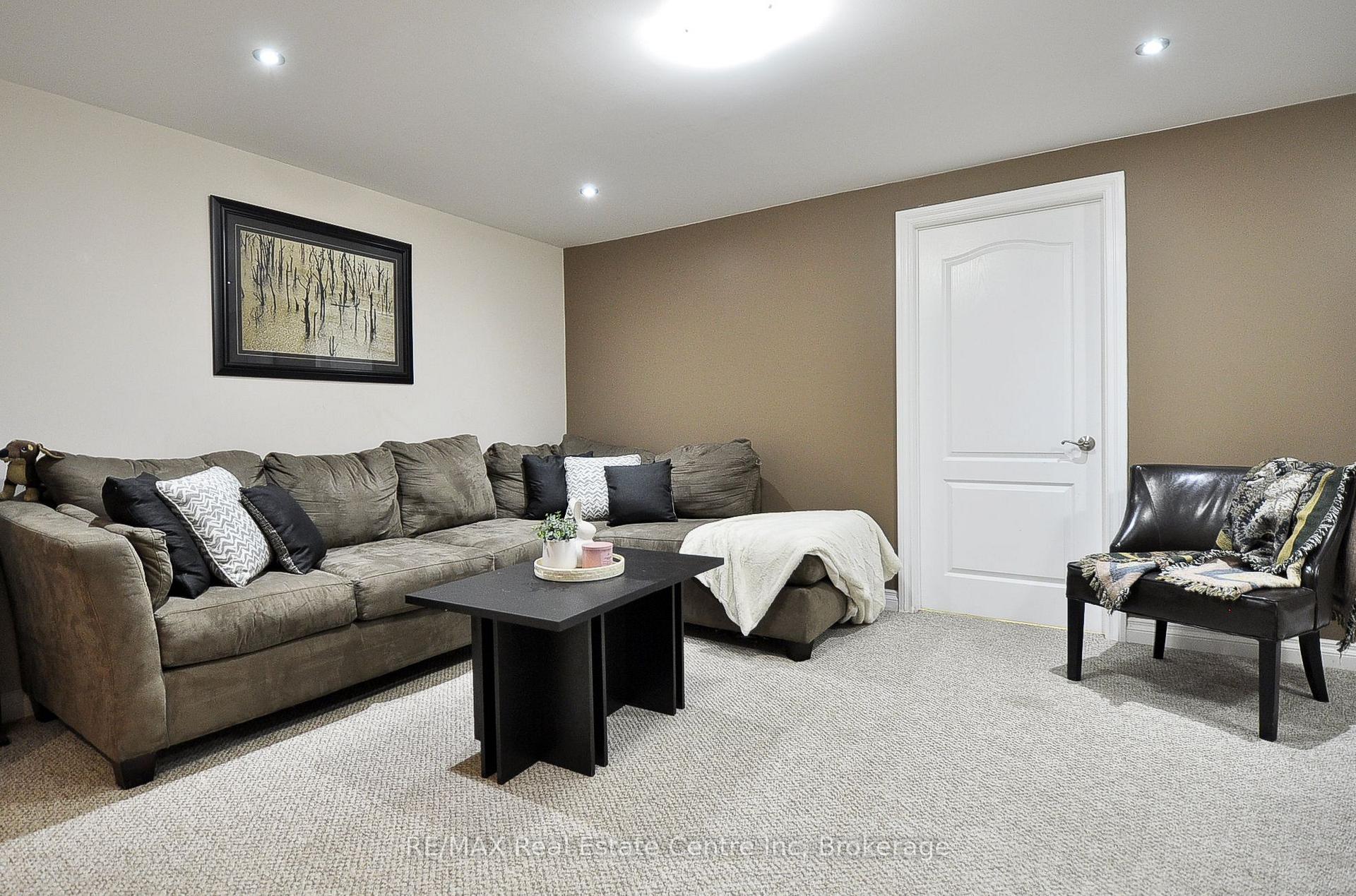 Photo 30 of 37 Woodcroft Place, Cambridge, Christopher-Champlain — HOMEH